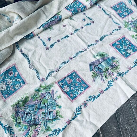 Vintage Farmhouse Linen Square Tablecloth - Picture 6 of 8